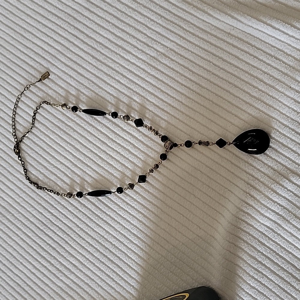 1929 Galore Vintage Inspired Tear Drop Necklace